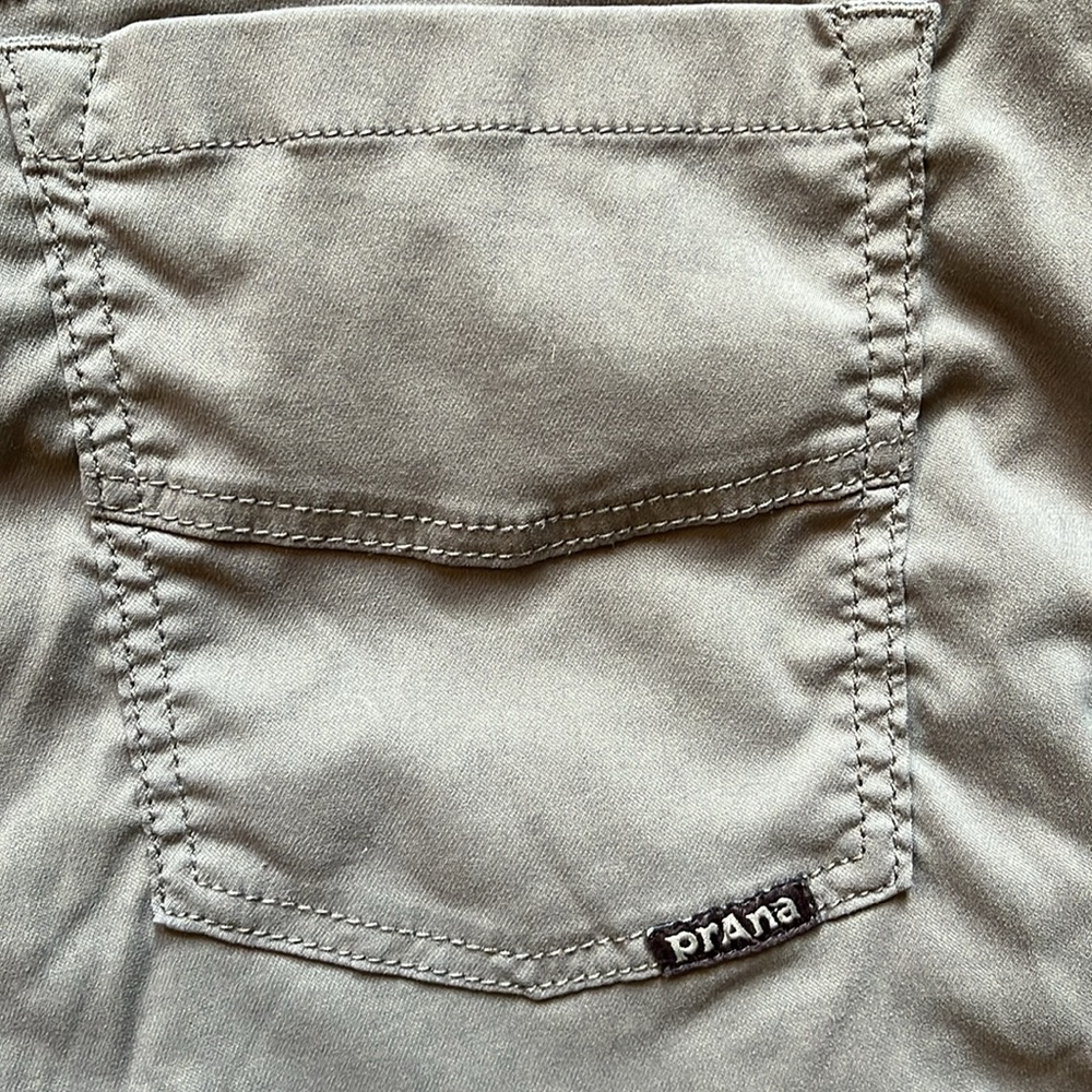 Prana men’s size 36 waist and 9 inch length shorts - Picture 9 of 11